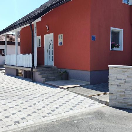 Apartment Igor - Holiday Home Ostarije Екстериор снимка