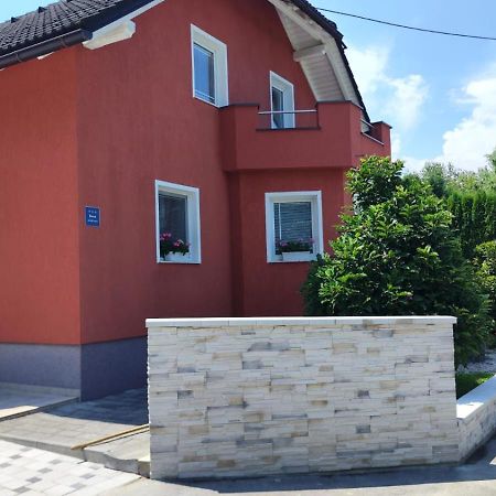 Apartment Igor - Holiday Home Ostarije Екстериор снимка